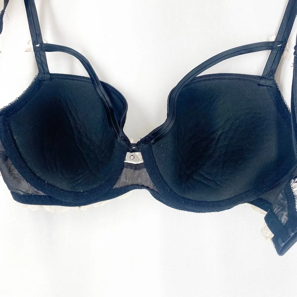 Victoria's Secret Dream Angels Lined Demi Bra Black White Lace Strappy 32D
